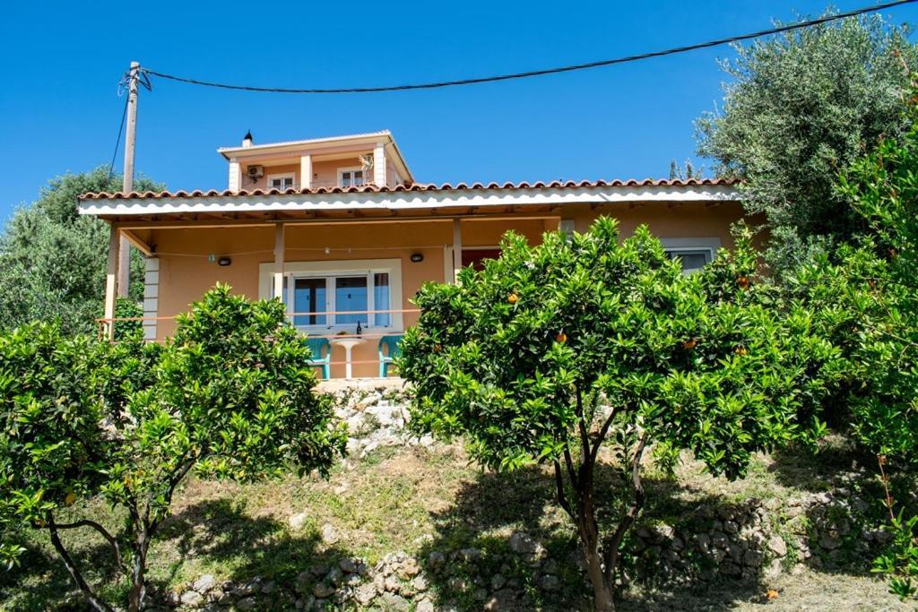 Takis&Eirini Family Apartments Perama  Dış mekan fotoğraf