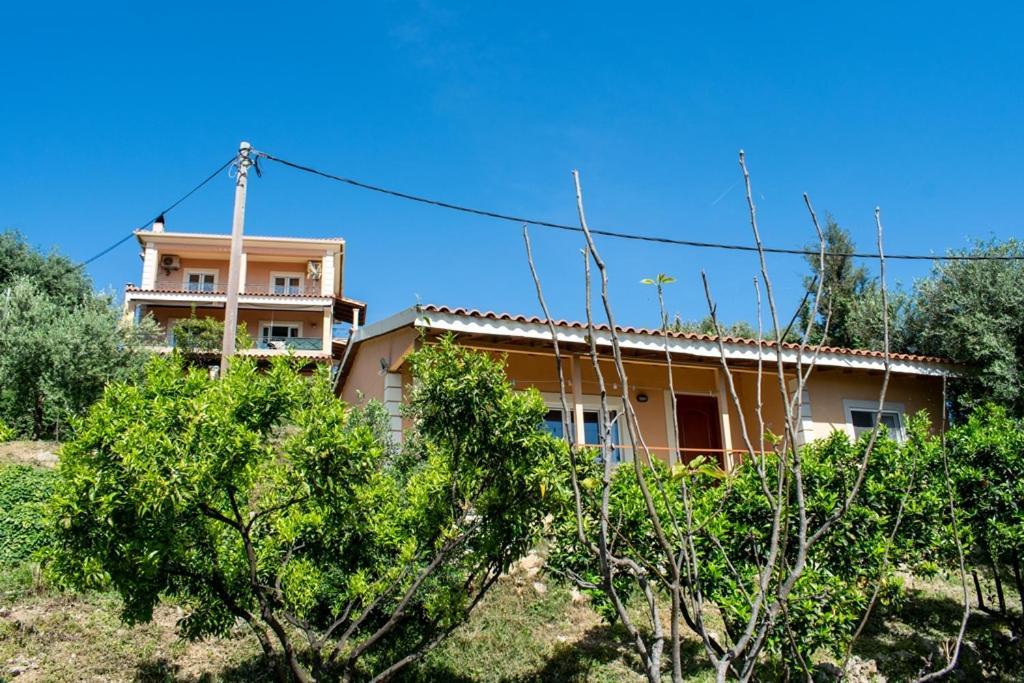 Takis&Eirini Family Apartments Perama  Dış mekan fotoğraf