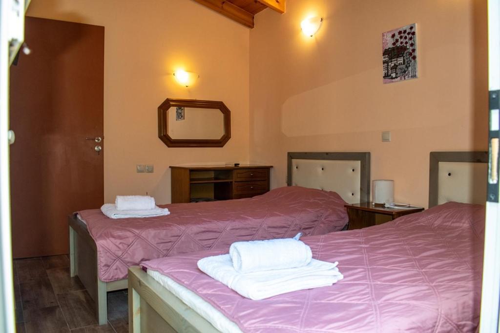 Takis&Eirini Family Apartments Perama  Dış mekan fotoğraf