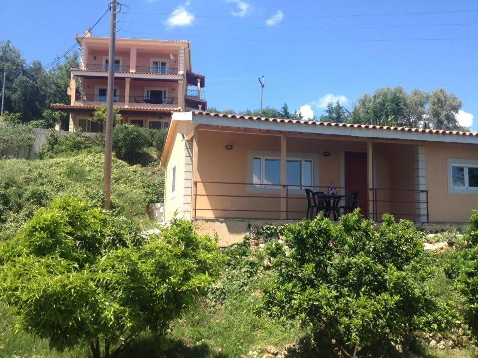 Takis&Eirini Family Apartments Perama  Dış mekan fotoğraf